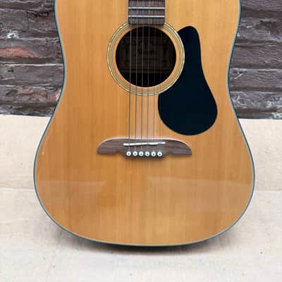 Alvarez RD8 Dreadnought Acoustic Guitar w/ Original Alvarez Hard Shell Case imagen 4