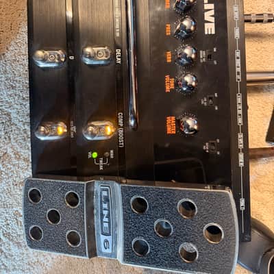 Line 6 POD X3 Live Multi-Effect and Amp Modeler 2007 - 2011 - Black image 3