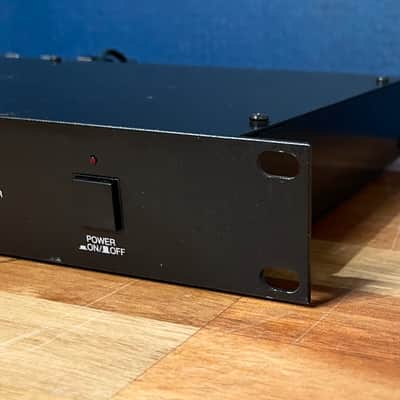 Yamaha MLA7 8-Channel Mic Line Amplifier image 4