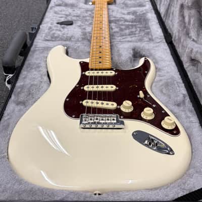 Fender American Professional II Electric Guitar - Olympic White image 3