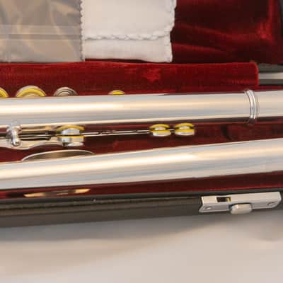 Yamaha YFL-481H All Silver Intermediate Flute *Open-hole *B-foot *Made in Japan *Overhauled New Pads image 6