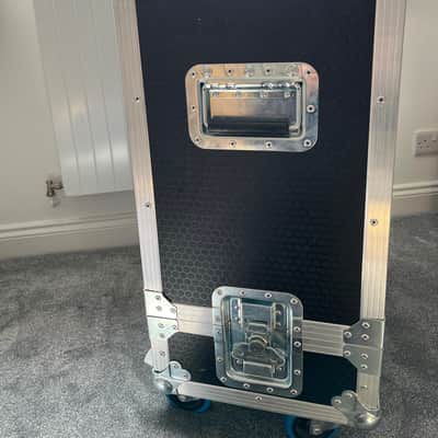 Fender Hot Rod DeVille 410 III with Flightcase. image 6