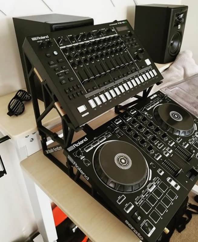 Synth stand Roland Tr8s & Roland dj-202 Serato dj - 3dstudiofurniture image 1
