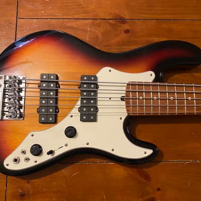 Fender Roscoe Beck Artist Series Signature Bass V sunburst with OHSC image 1
