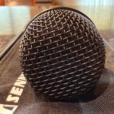 Sennheiser e835 Handheld Cardioid Dynamic Vocal Microphone Dark Grey w/ Clip, Bag & Wind Guard image 6