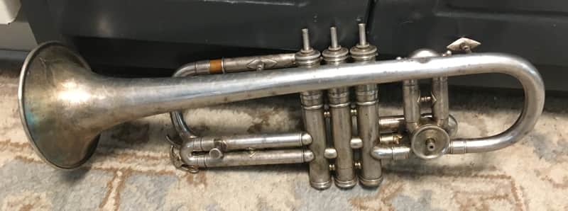MAKE OFFER CORNET 1922 CONN 10A WONDER SILVER PLATE MISSING SOME PARTS NOT FUNCTIONING FREE SHIP image 1