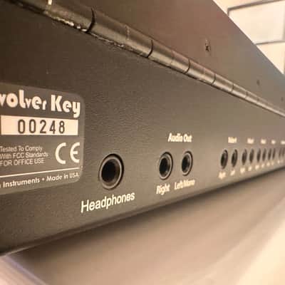 Dave Smith Instruments Poly Evolver 61-Key 4-Voice Polyphonic Synthesizer 2005 - 2011 - Blue with Wood Sides image 5