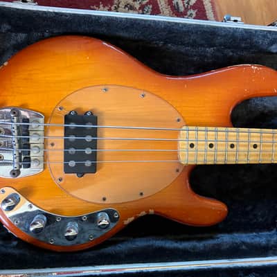 Musicman Stingray 1986 Honey burst image 1