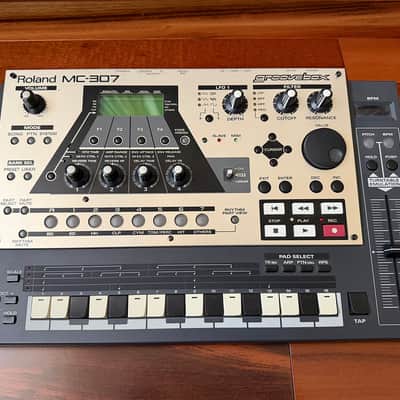 Roland MC-307 Groovebox 2000s - Silver and Black