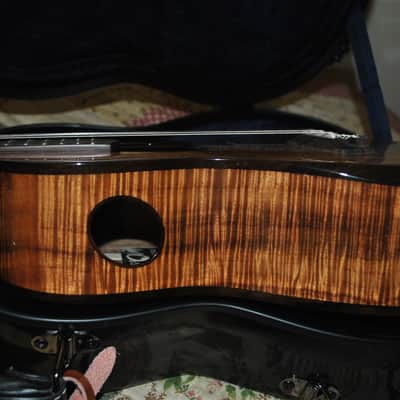 'Oli L2-BK master grade koa baritone ukulele w/Crossrock fiberglass case image 6