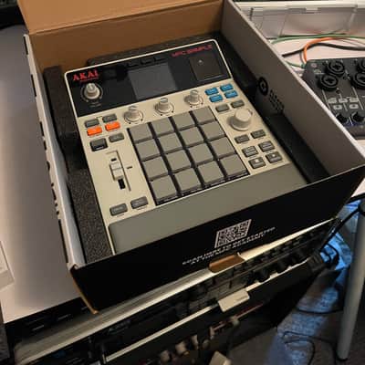 Akai MPC Sample 2025 - present - Gray image 2