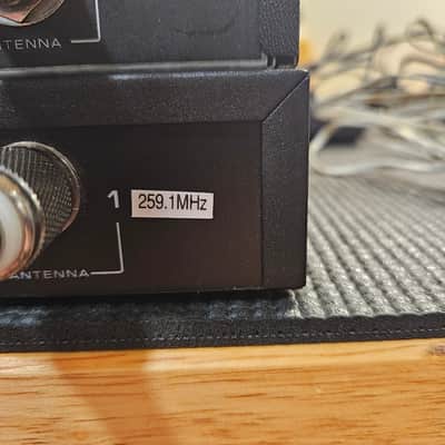 Shure LX88 II Wireless Mic Receivers Late 80s - Black image 9