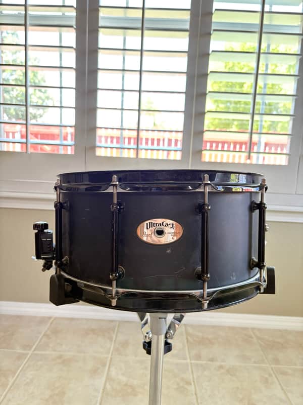 Pearl UCA6514 UltraCast Aluminum 14x6.5" Snare Drum - Matte Black image 1