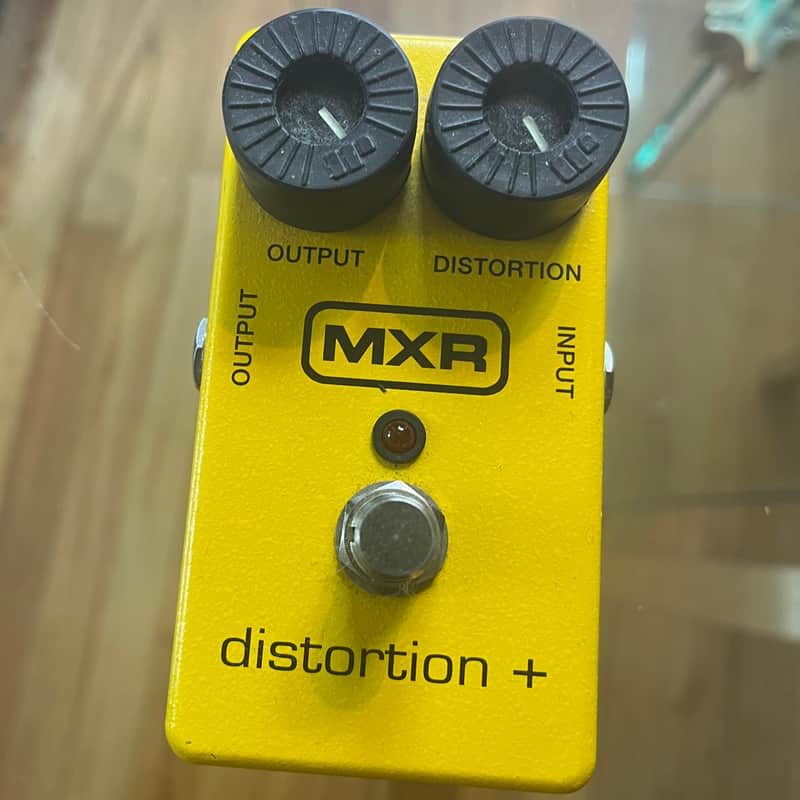 MXR M104 Distortion + 1995 - Present - Yellow Bild 1