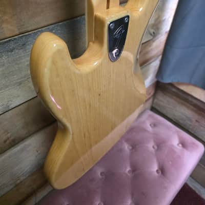 2006 American Vintage Reissue '75 J-Bass Natural w/case image 19