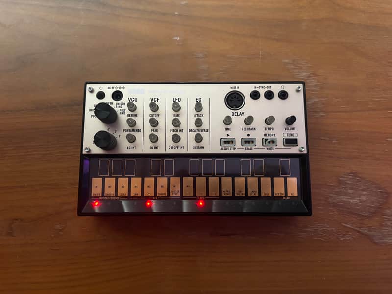Korg Volca Keys Analog Loop Synthesizer
