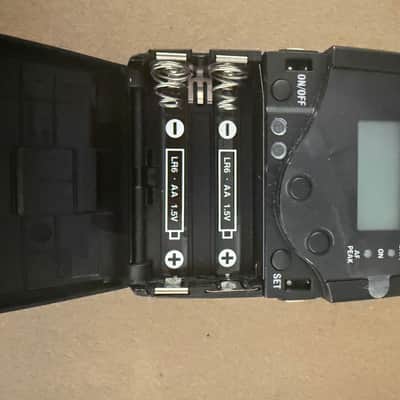 Sennheiser SK 300 G4 Wireless Bodypack Transmitter (AW+ Band: 470-516 MHz) image 3