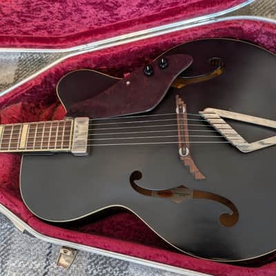 Gretsch G100CE Synchromatic Archtop Electro Acoustic Jazz Guitar Black + Case image 2