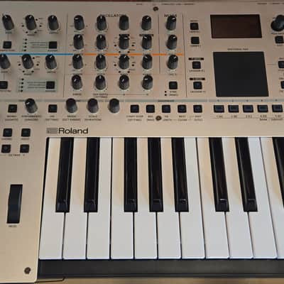 Roland Gaia 2 37-Key 22-Voice Synthesizer 2023 - Present - Silver image 7