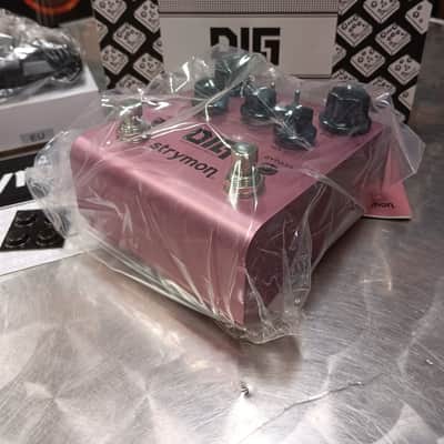 Strymon DIG Dual Digital Delay V1 2015 - 2022 - Pink image 3