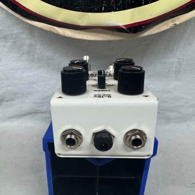 Pettyjohn Electronics Nutria rodent-style Distortion Pedal image 5