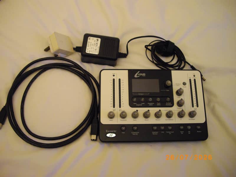 Focusrite Liquid Mix 32 2010s - Silver image 1