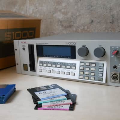 Akai • S1000 MIDI Stereo Digital Sampler (1988) /// SERVICED w/BOX, new PSU, backlight & floppies image 2