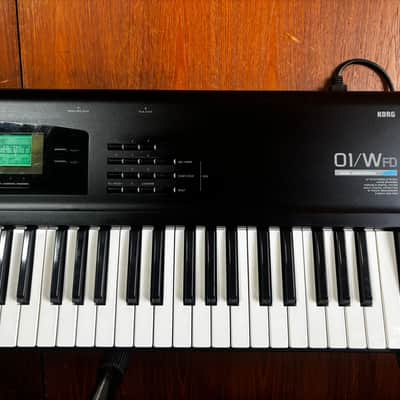 Korg 01/W FD 61key Music Workstation SMF New battery & LCD Backlight w/ case image 3