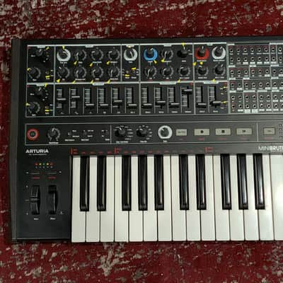 Arturia MiniBrute 2 25-Key Synthesizer 2018 - Present - Black