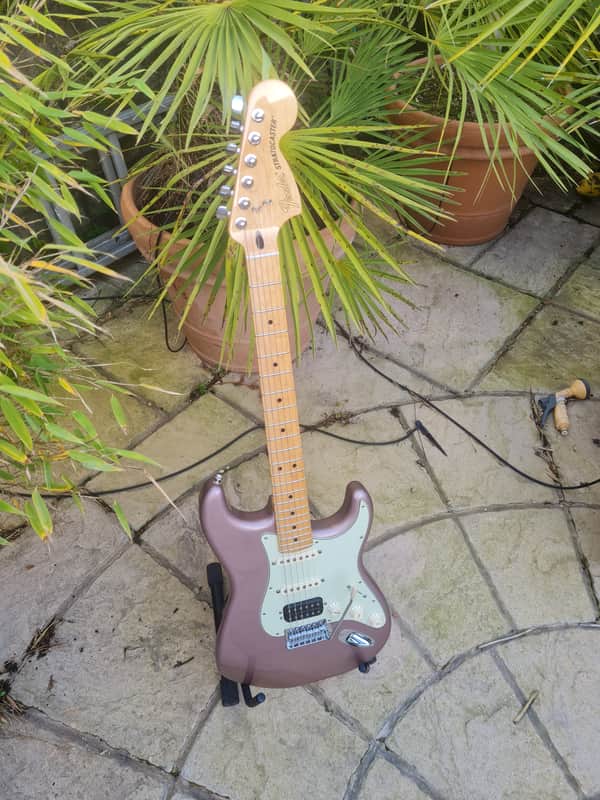 Fender Deluxe Lone Star Stratocaster 2014 - 2016 Burgundy Mist Metallic
