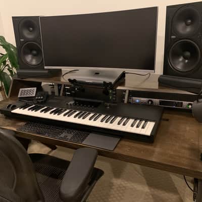 Output / De-Fi Platform Desk - Kodiak Brown with Keyboard tray image 2