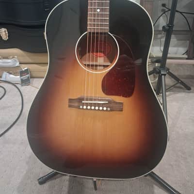 Gibson Custom J-45 Custom Red Spruce Acoustic Guitar - Vintage Sunburst image 4