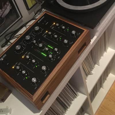 Omnitronic TRM 402 + WOOD frame ( Zebrano Essence) 2021 - Black image 2