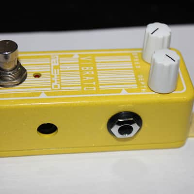 Malekko Omicron Vibrato (Yellow) image 2