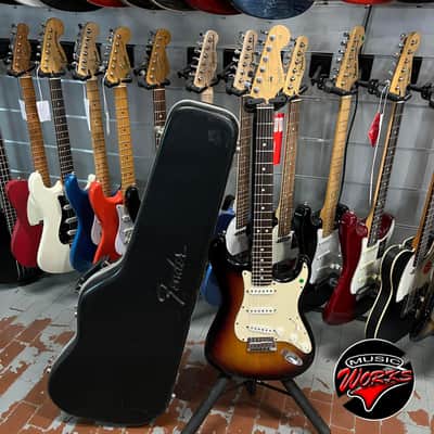 Fender American Standard Stratocaster 50 Th Anniversary 2004 Sunburst image 3