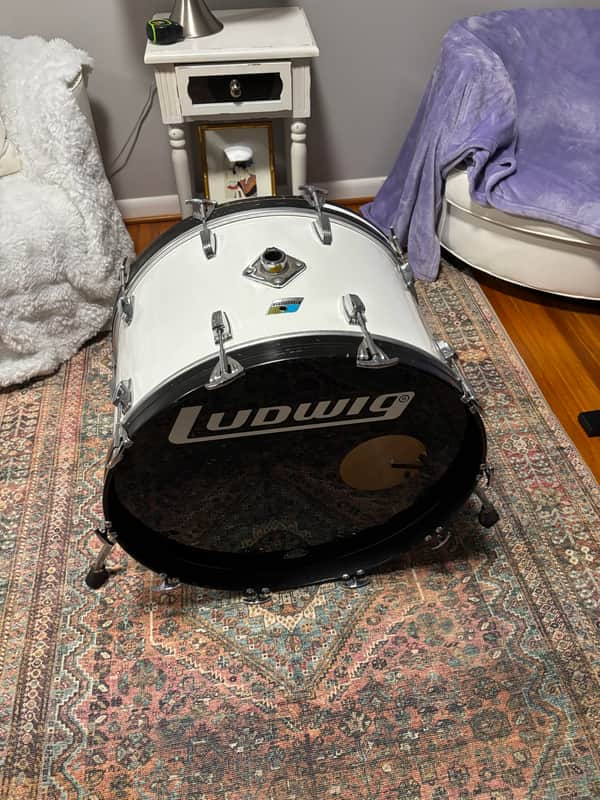 70’s Ludwig Bass Drum 24” - White Cortex image 1