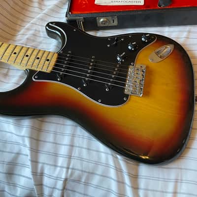 1976 Fender Stratocaster with 3-Bolt Neck, Maple Fretboard - Sunburst image 5
