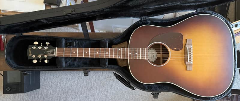 Gibson J-45 Studio Walnut 2025 - Sunburst