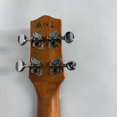 Ibanez Electric / Acoustic Concert Cutaway Ukulele with Enya Soft Case image 9