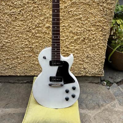 Gibson Les Paul Special Tribute P-90 2020 - 2024 (Worn White Satin, USA) image 3