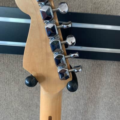 Fender Standard Stratocaster with Vintage Tremolo, Maple Fretboard 1991 - 1997 - Crimson Red Metallic image 3