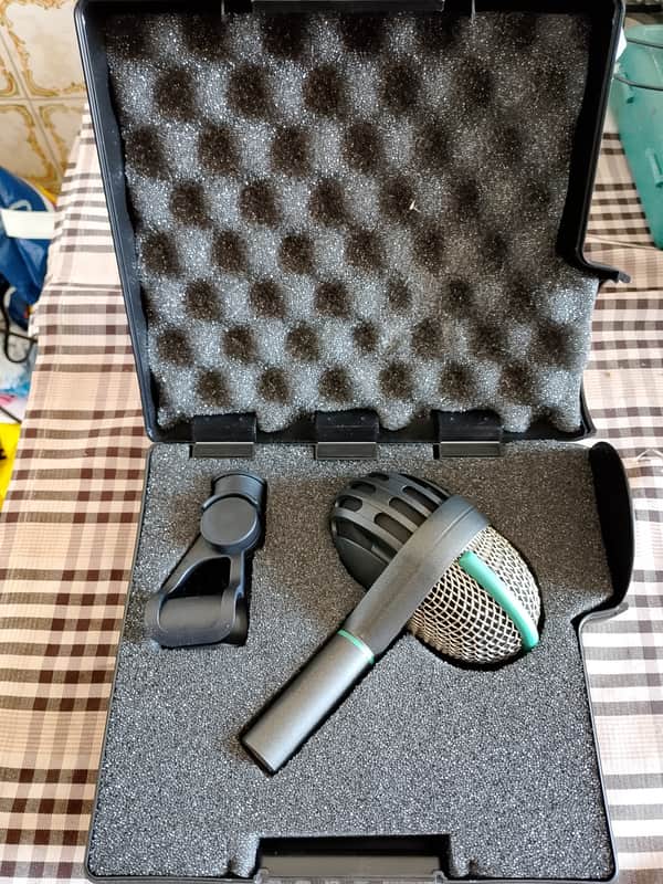 AKG D112 MKI made in Austria Large-Diaphragm Dynamic Kick Microphone image 1