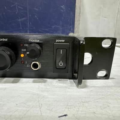 Shure AXT400 A 470-698MHz Dual Wireless Receiver W/ (2) AXT200 SM86 #17664 (THS) image 16