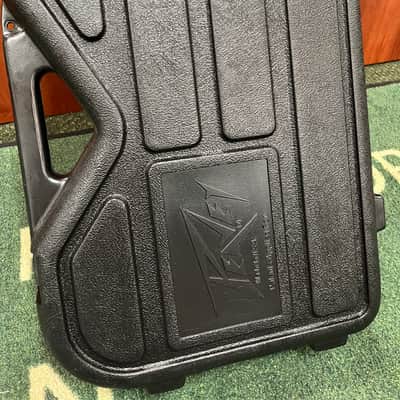 Peavey Vintage T-15 Guitar / T-30 Bass Contour Molded Hard Case - Black image 2