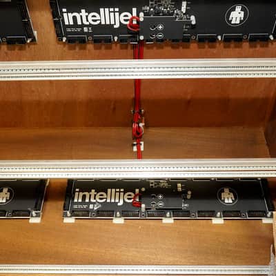 Goike 15 U Walnut Curved Cabiet 2019 - Walnut - Intellijel image 6