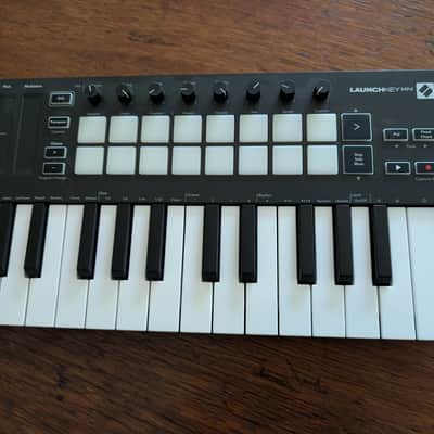Novation Launchkey Mini MIDI Keyboard Controller image 3