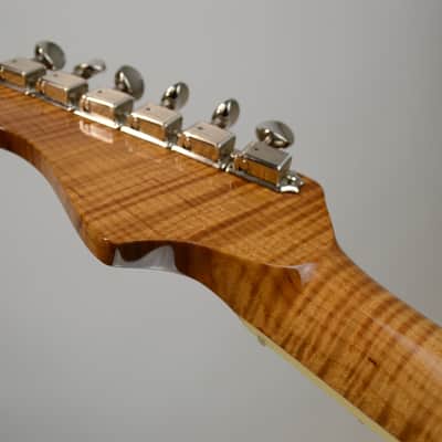 Bruce Guitars - "The Ellary" deluxe, surf green , Gemini pickups image 13