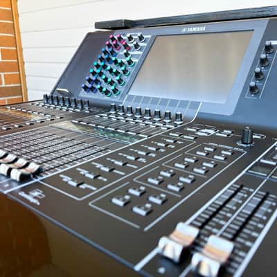 Yamaha CL1 Digital Mixing Console 2012 image 3