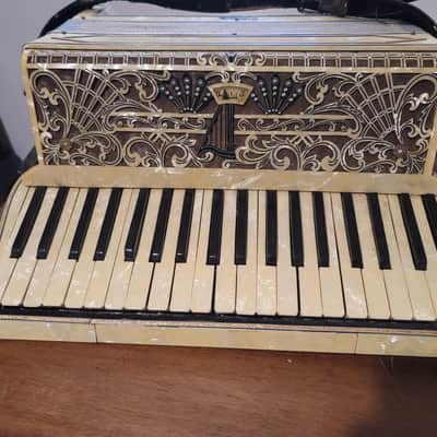 Vintage C. Firardo Italian Piano Accordion w/ Original Case Art Deco Pearloid Project image 8