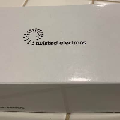 Twisted Electrons AY3 2024 - Black image 4